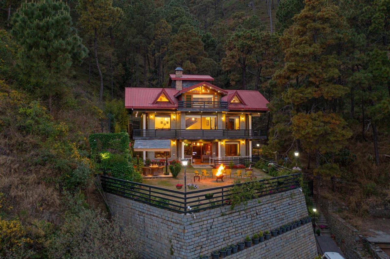 Stayvista At Floradale W Jacuzzi & Wood-Fire Pizza Kasauli Ngoại thất bức ảnh