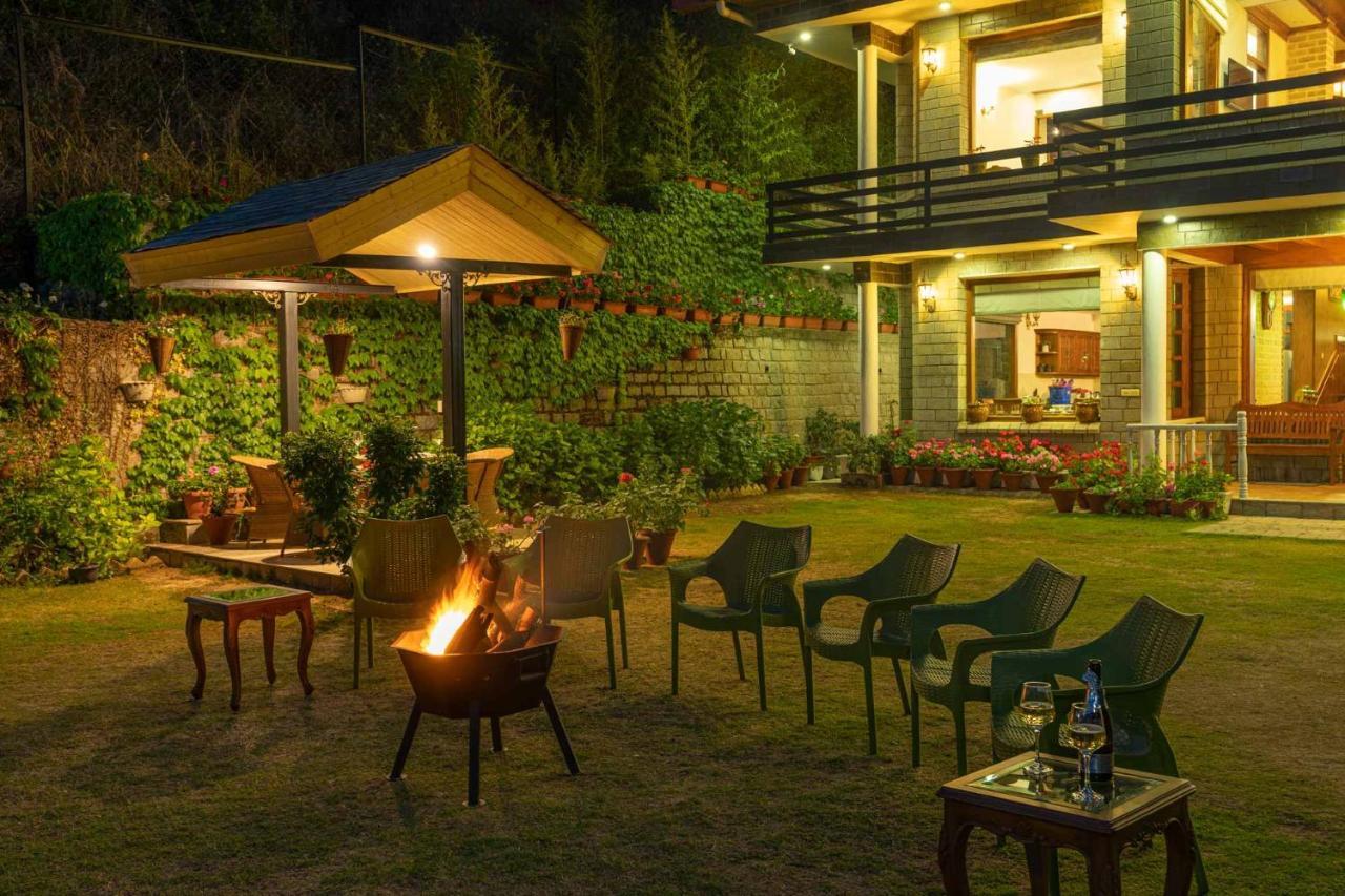 Stayvista At Floradale W Jacuzzi & Wood-Fire Pizza Kasauli Ngoại thất bức ảnh