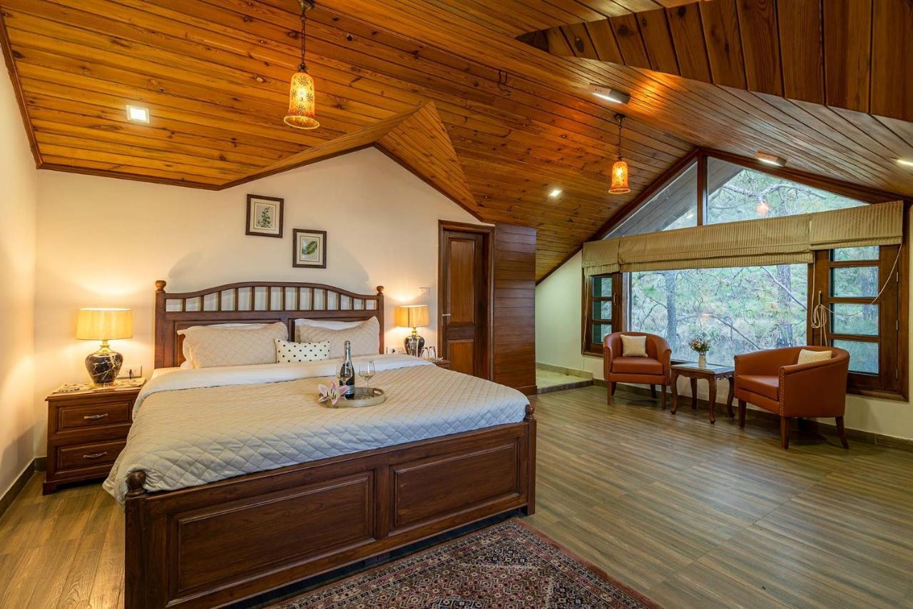 Stayvista At Floradale W Jacuzzi & Wood-Fire Pizza Kasauli Ngoại thất bức ảnh