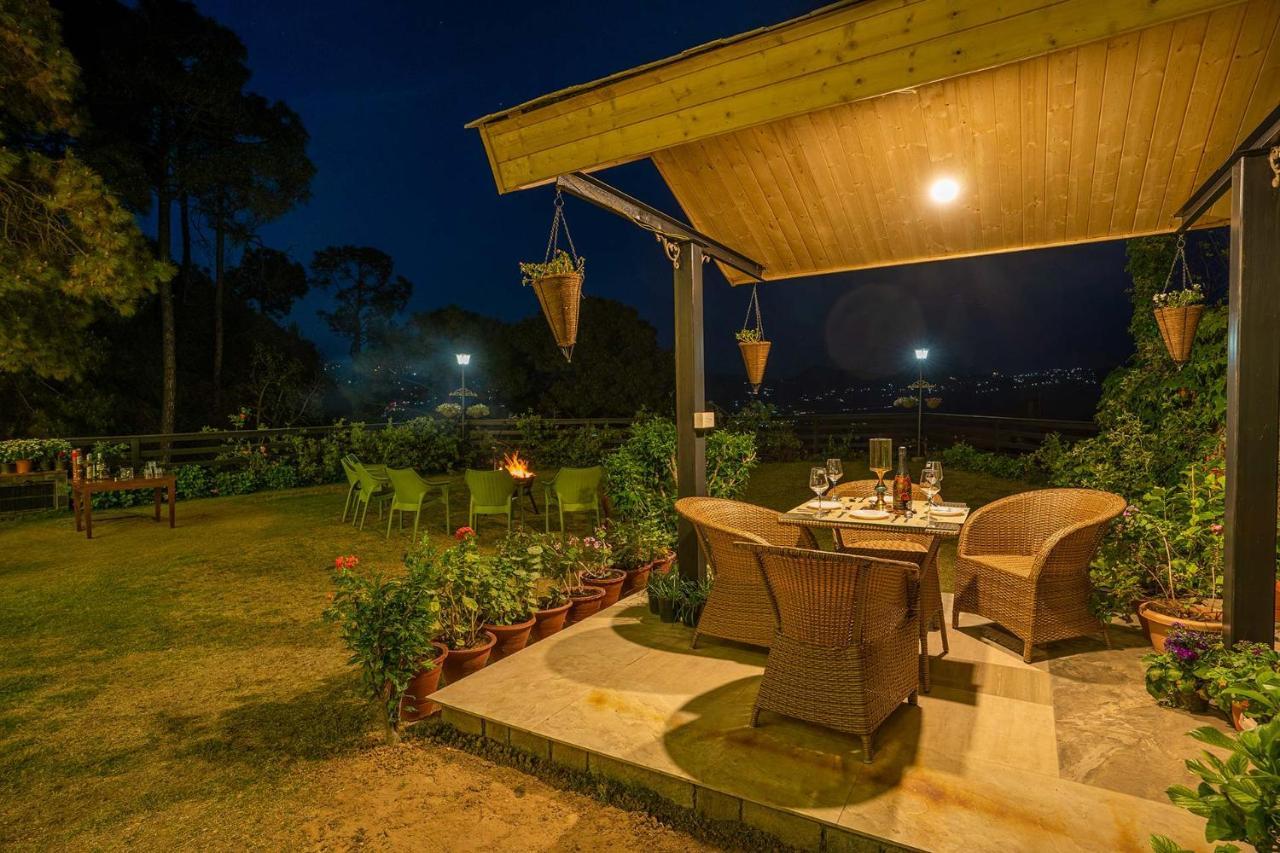 Stayvista At Floradale W Jacuzzi & Wood-Fire Pizza Kasauli Ngoại thất bức ảnh