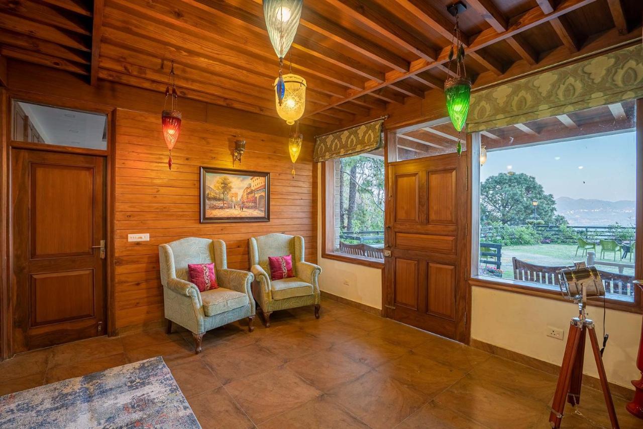 Stayvista At Floradale W Jacuzzi & Wood-Fire Pizza Kasauli Ngoại thất bức ảnh