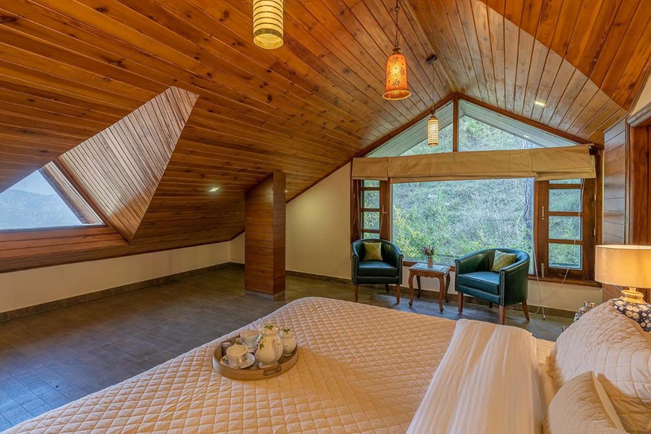 Stayvista At Floradale W Jacuzzi & Wood-Fire Pizza Kasauli Ngoại thất bức ảnh