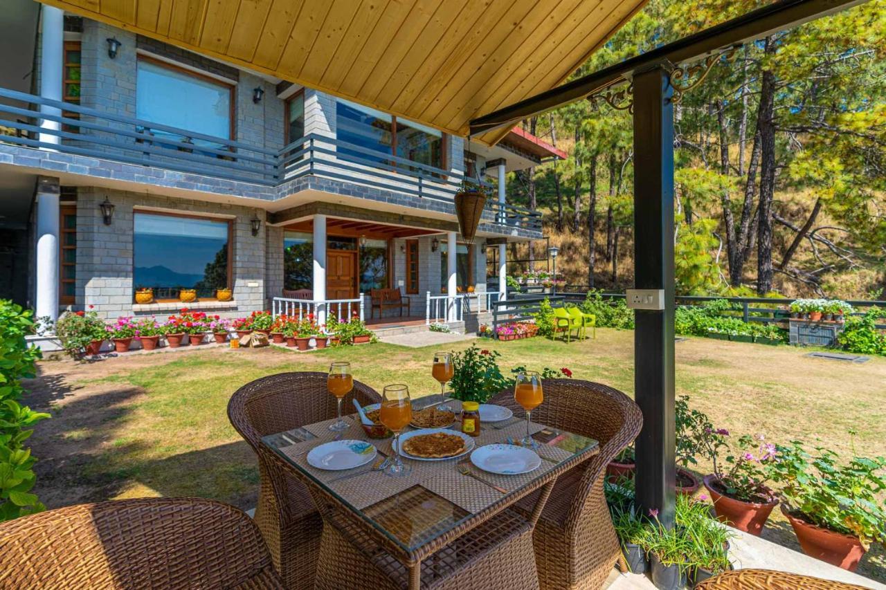 Stayvista At Floradale W Jacuzzi & Wood-Fire Pizza Kasauli Ngoại thất bức ảnh